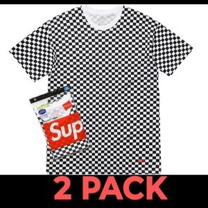 NWT SUPREME👕👕 T-SHIRT MENS SIZE LARGE (2 PACK) CHECKERED